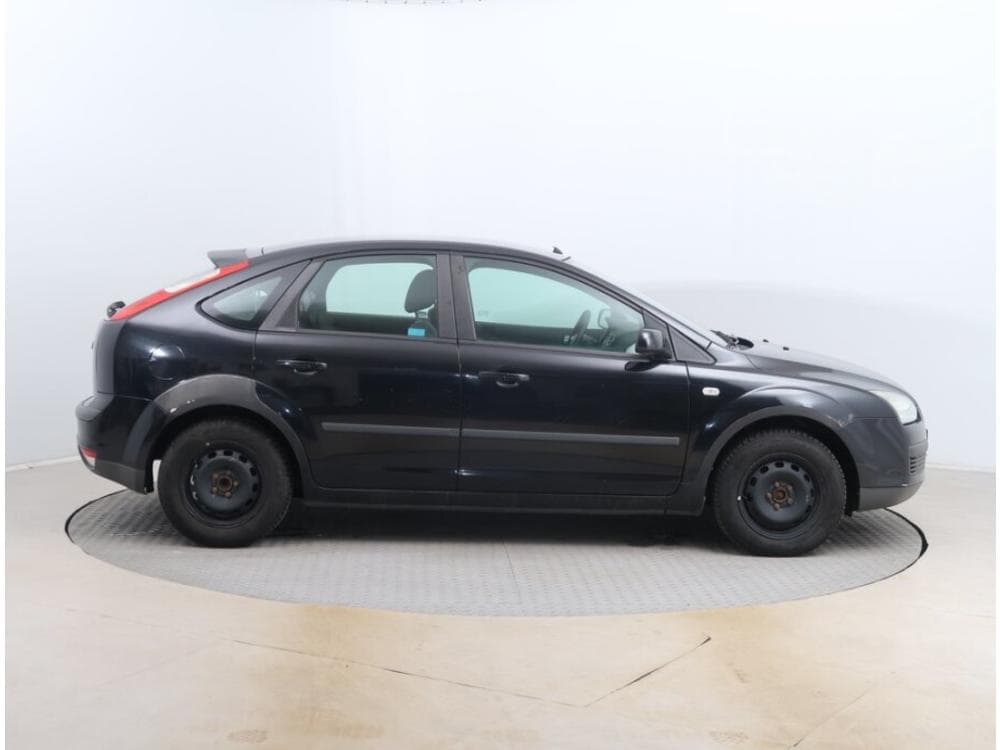 2006 Ford Focus - 11
