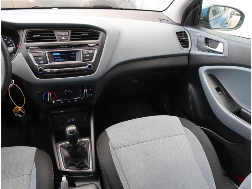 2016 Hyundai i20 - 8