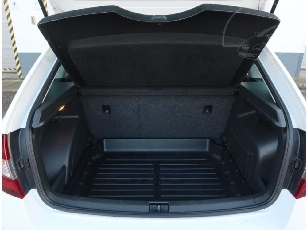 2014 Škoda RAPID - 13
