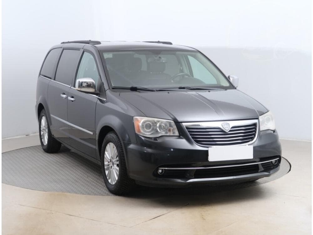 Lancia Voyager 2.8 CRD, Automat, 7 míst