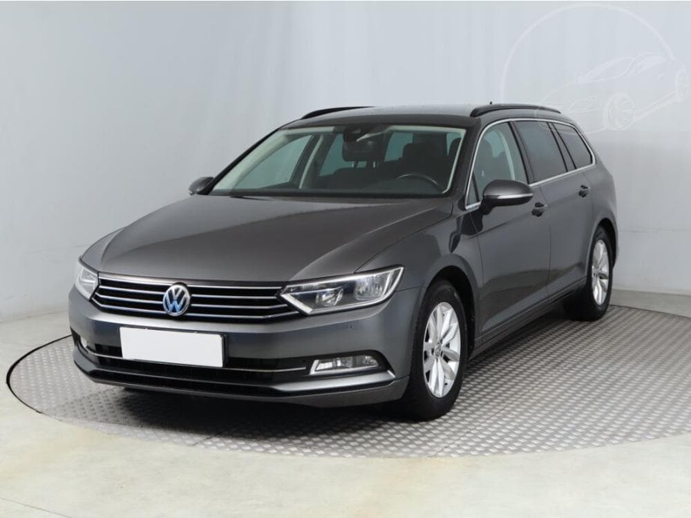 2016 Volkswagen PASSAT - 2