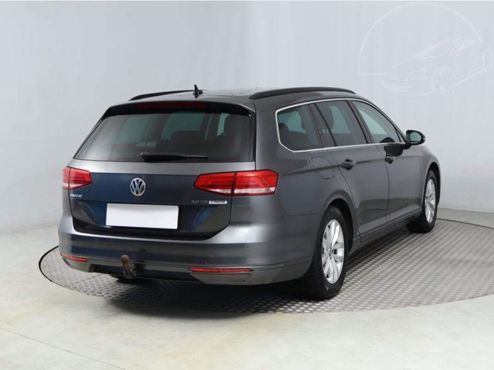 2016 Volkswagen PASSAT - 5