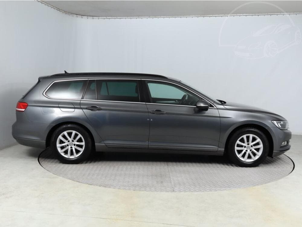 2016 Volkswagen PASSAT - 6