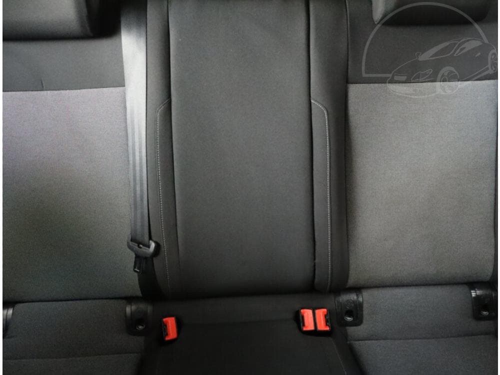 2016 Volkswagen Golf - 10