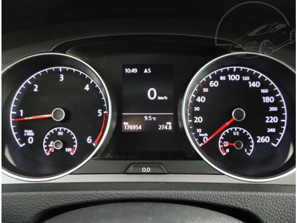 2016 Volkswagen Golf - 11