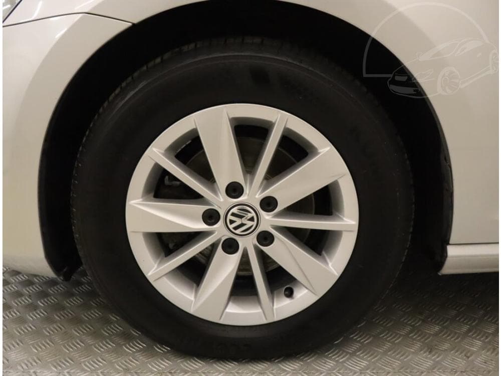 2016 Volkswagen Golf - 15