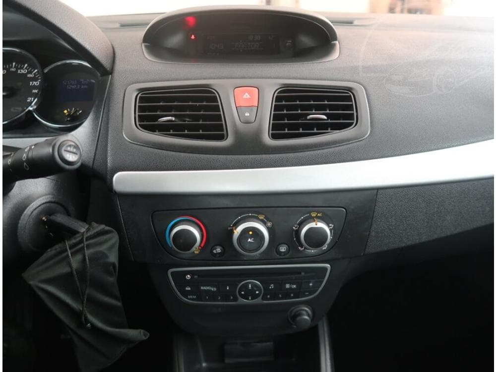 2011 Renault FLUENCE - 12