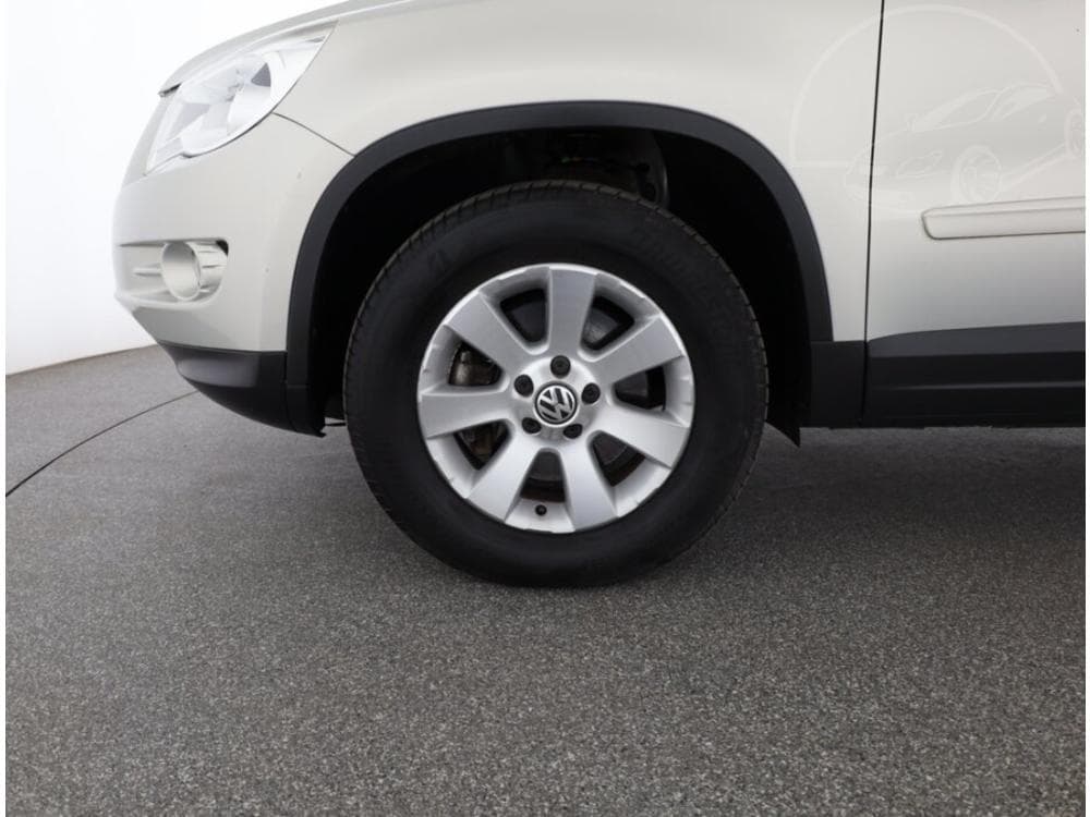 2011 Volkswagen Tiguan - 15