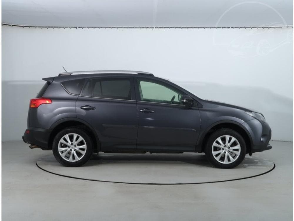 2013 Toyota RAV4 - 16