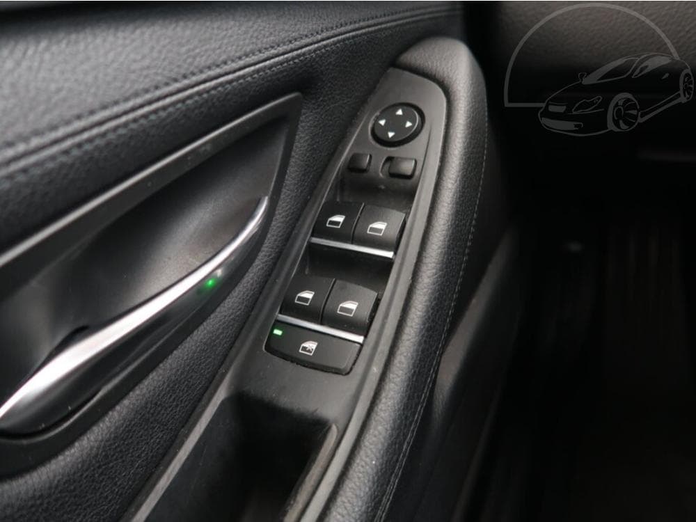 2013 BMW 5-Series - 15