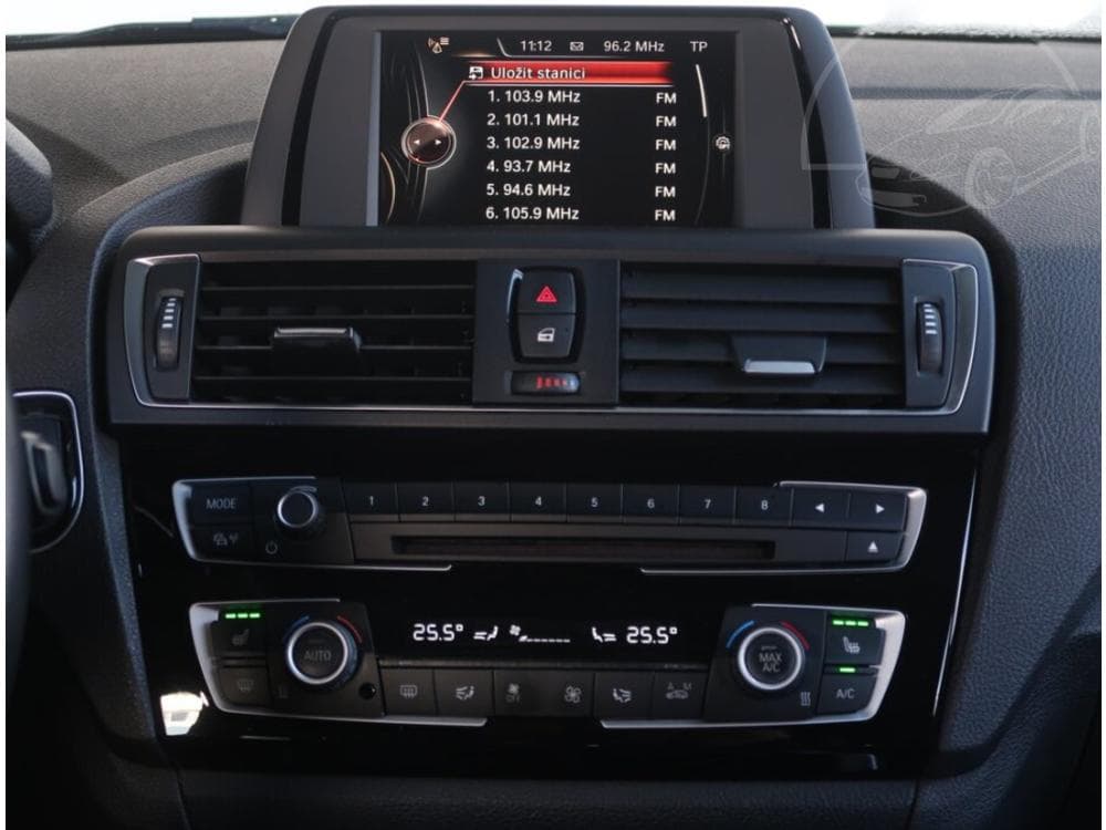 2016 BMW 1-Series - 12