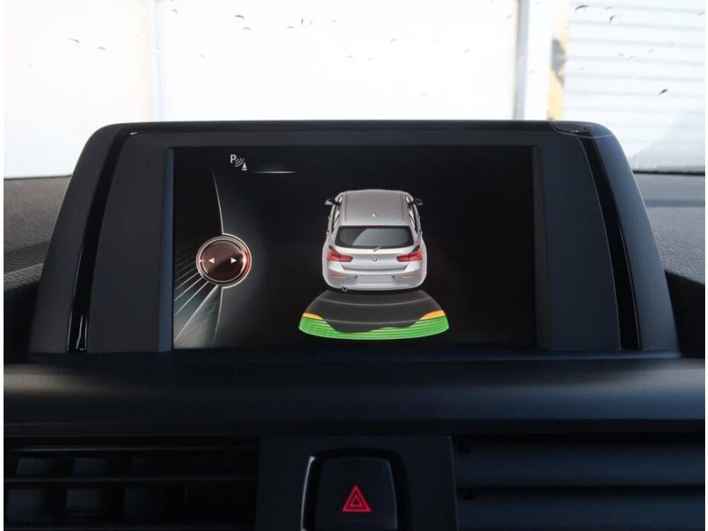 2016 BMW 1-Series - 13