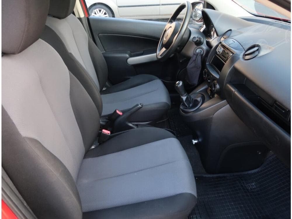 2009 Mazda 2 - 9