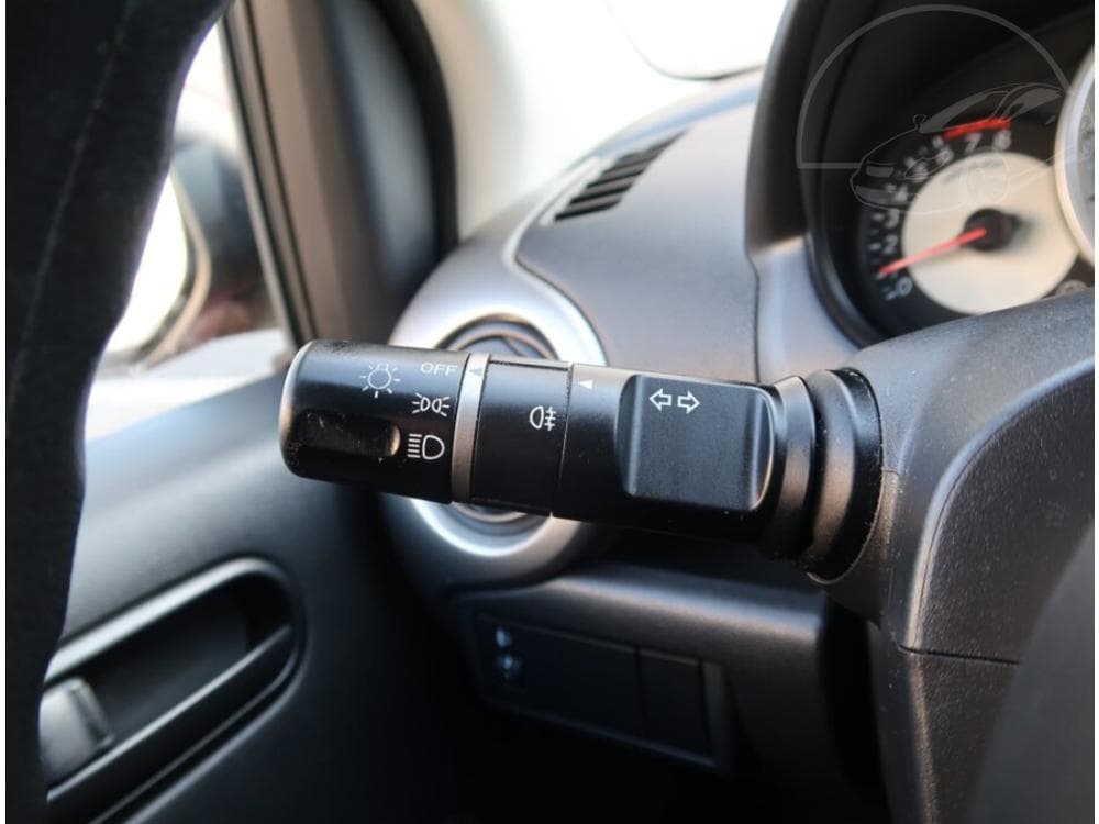 2009 Mazda 2 - 15
