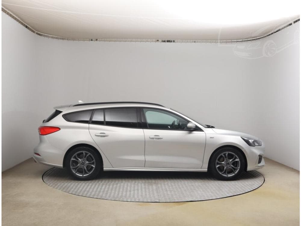 2020 Ford FOCUS - 6