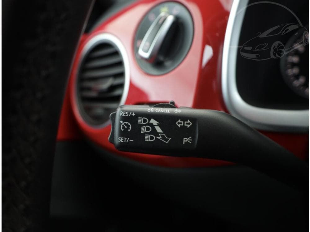 2012 Volkswagen BEETLE - 15