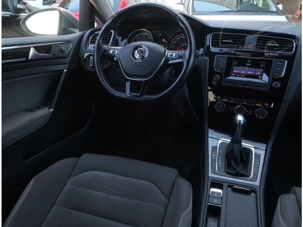 2014 Volkswagen GOLF - 31