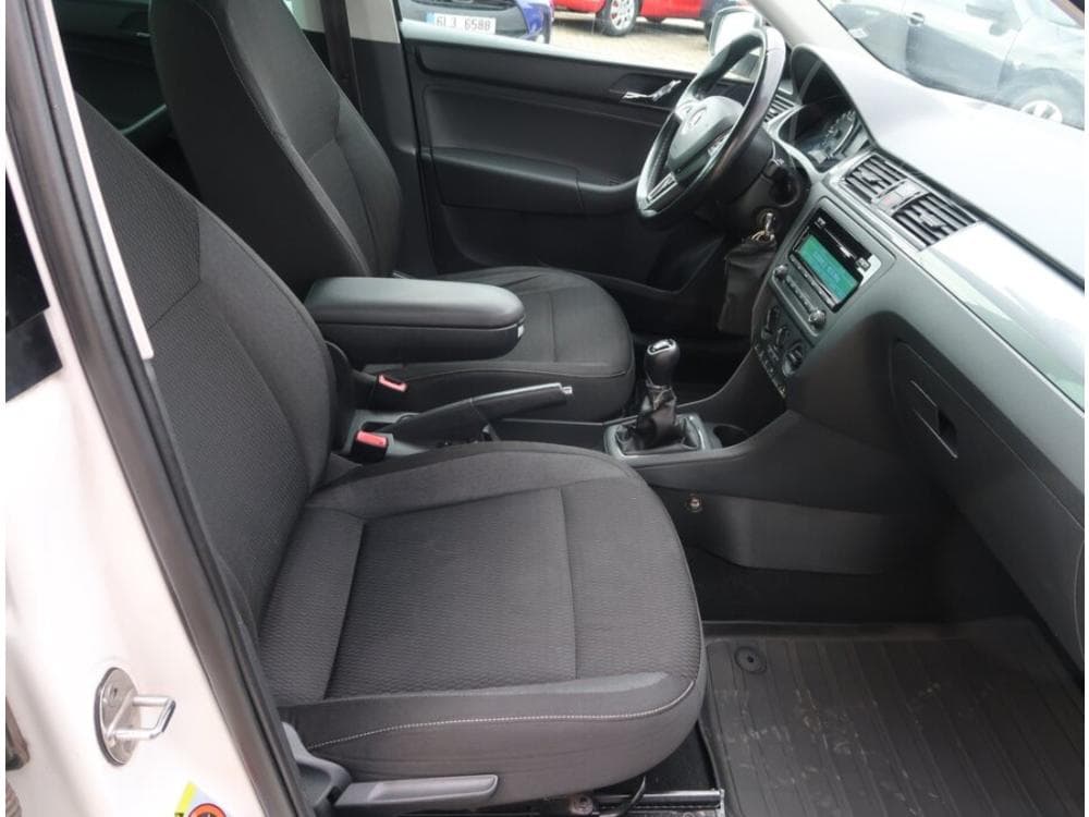 2013 Škoda RAPID - 9