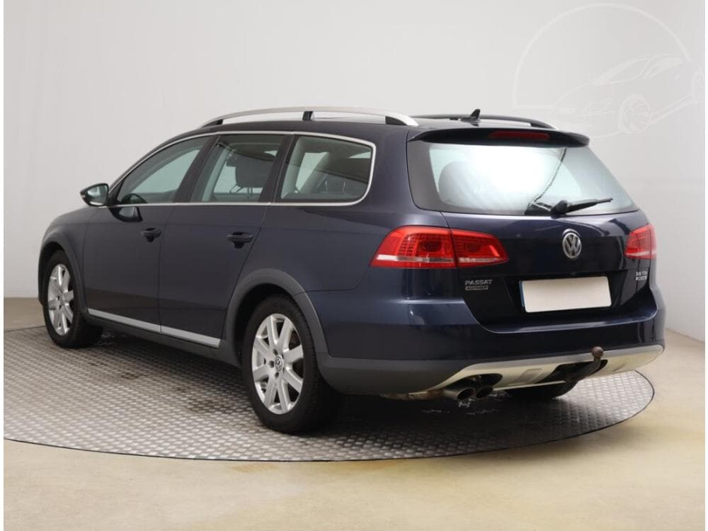 2012 Volkswagen PASSAT - 4