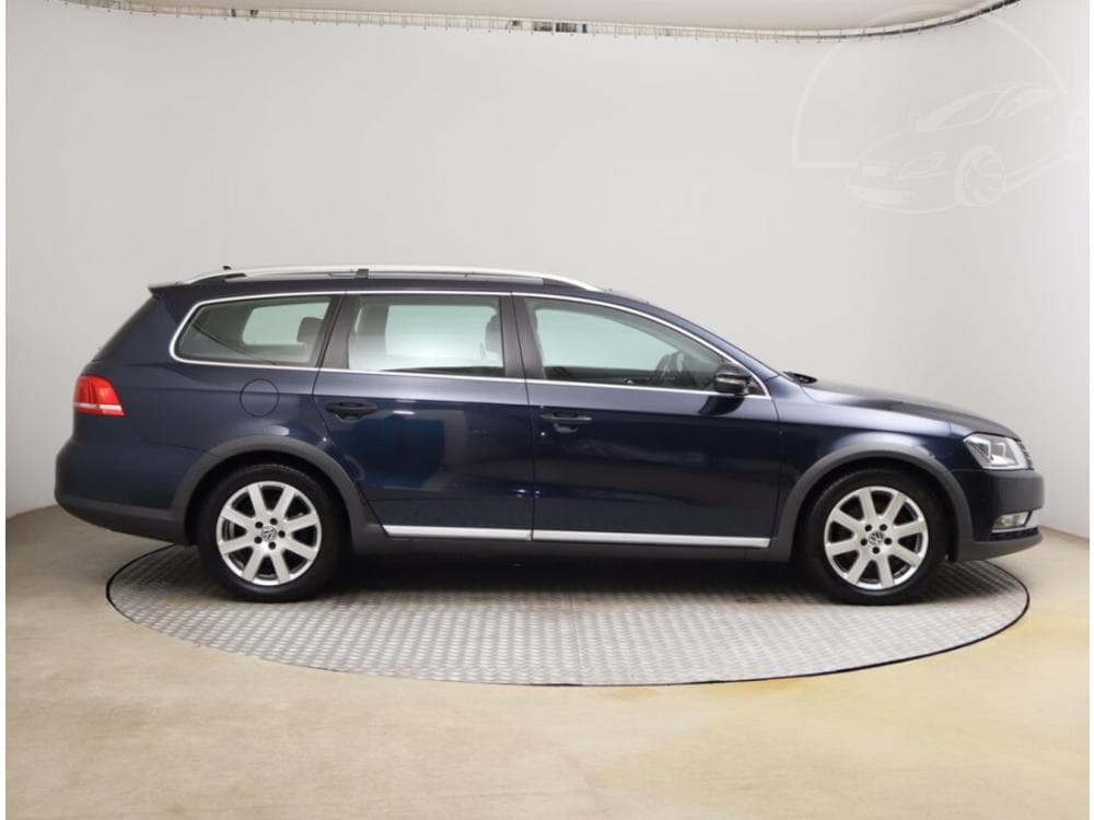 2012 Volkswagen PASSAT - 6