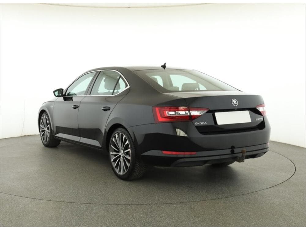 2015 Škoda SUPERB - 10