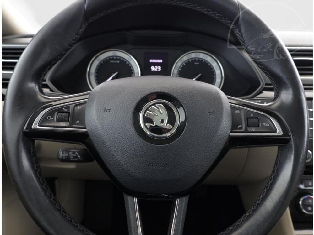 2015 Škoda SUPERB - 22