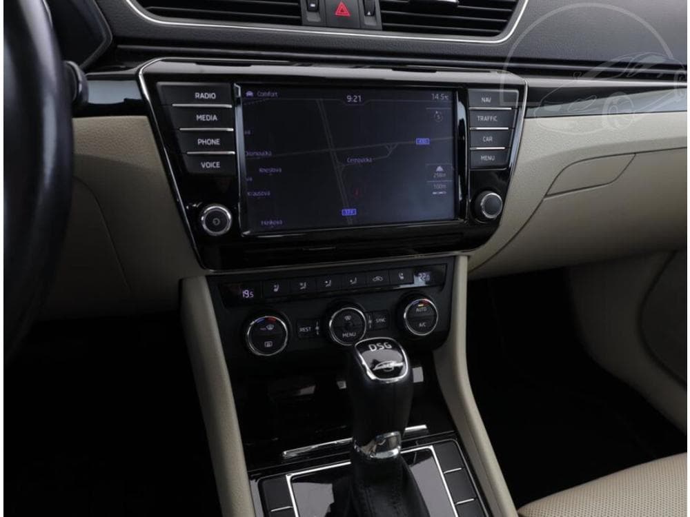 2015 Škoda SUPERB - 28