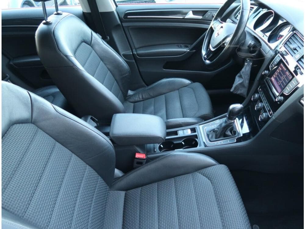 2015 Volkswagen GOLF - 9