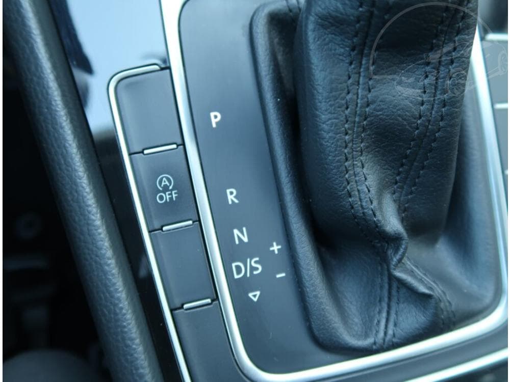 2015 Volkswagen GOLF - 12
