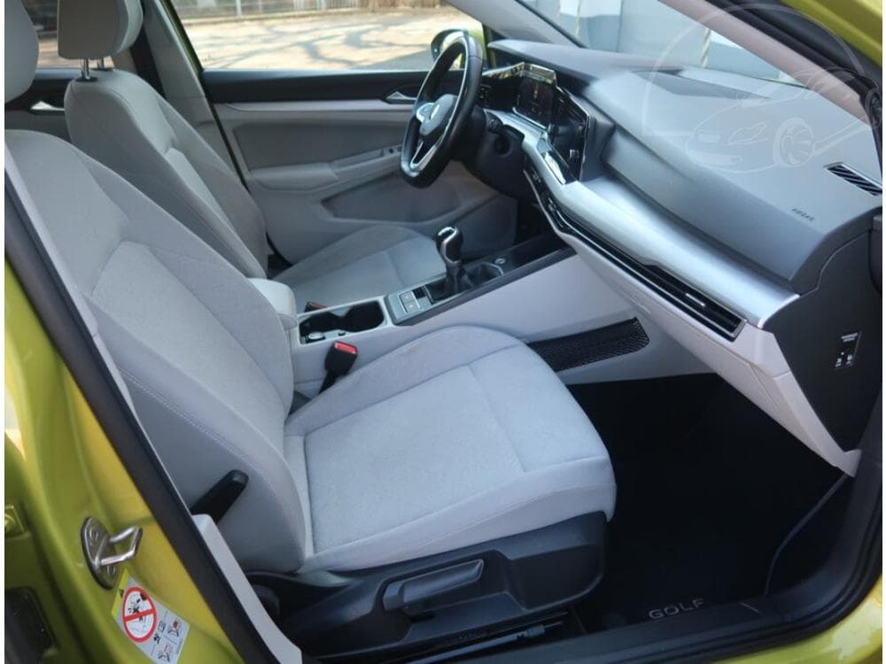 2020 Volkswagen Golf - 9