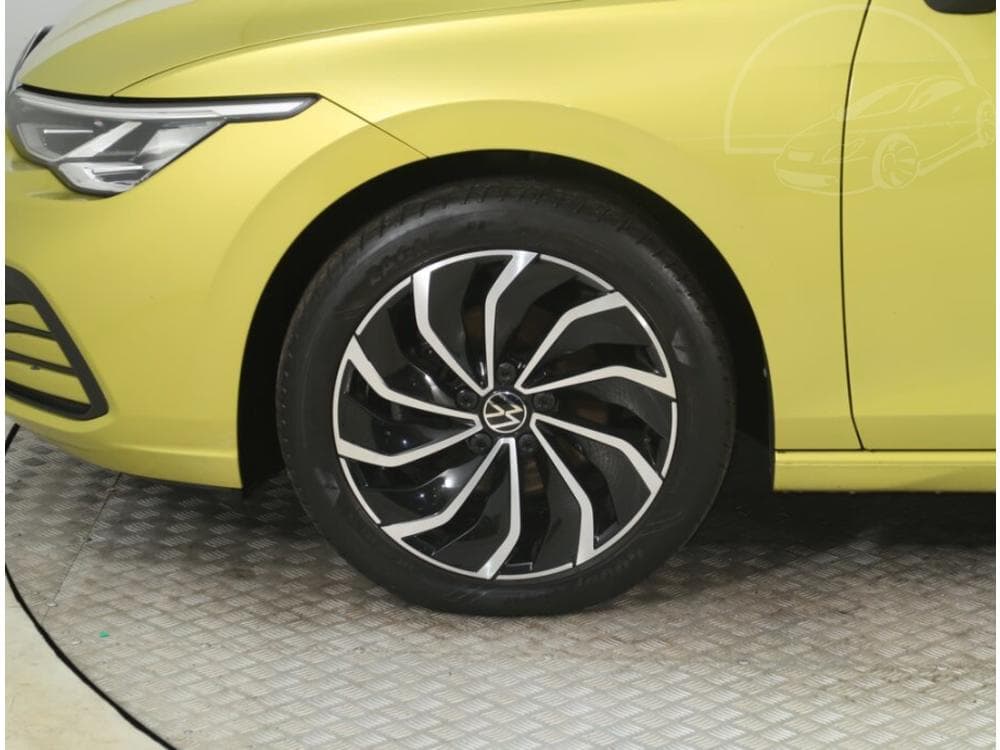 2020 Volkswagen Golf - 14