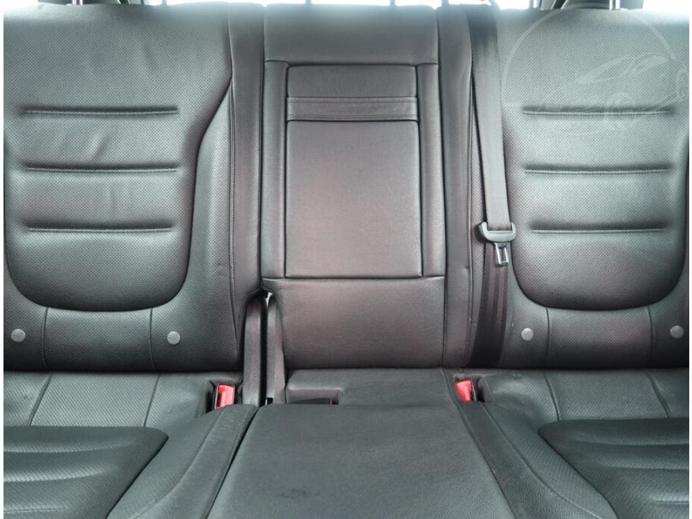 2012 Volkswagen Touareg - 10