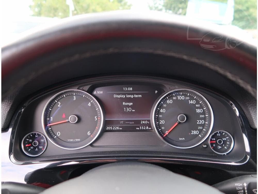 2012 Volkswagen Touareg - 11