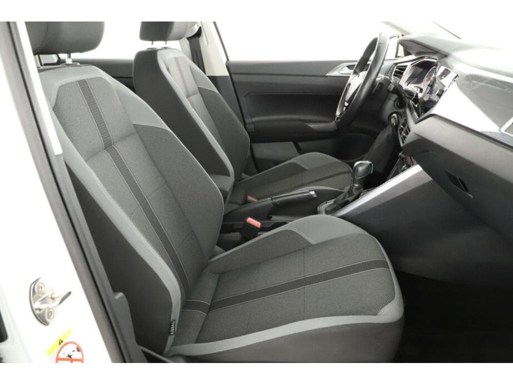 2019 Volkswagen POLO - 19