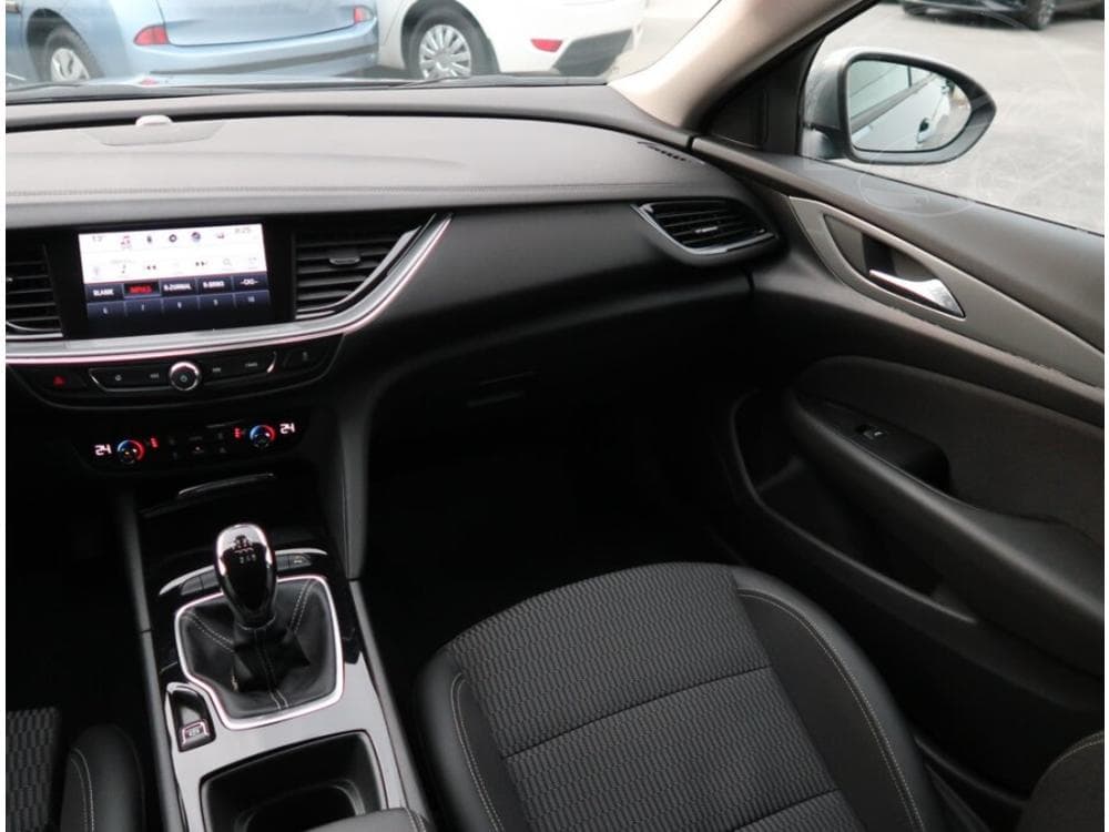 2017 Opel Insignia - 8