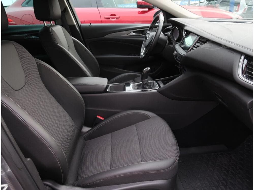 2017 Opel Insignia - 9