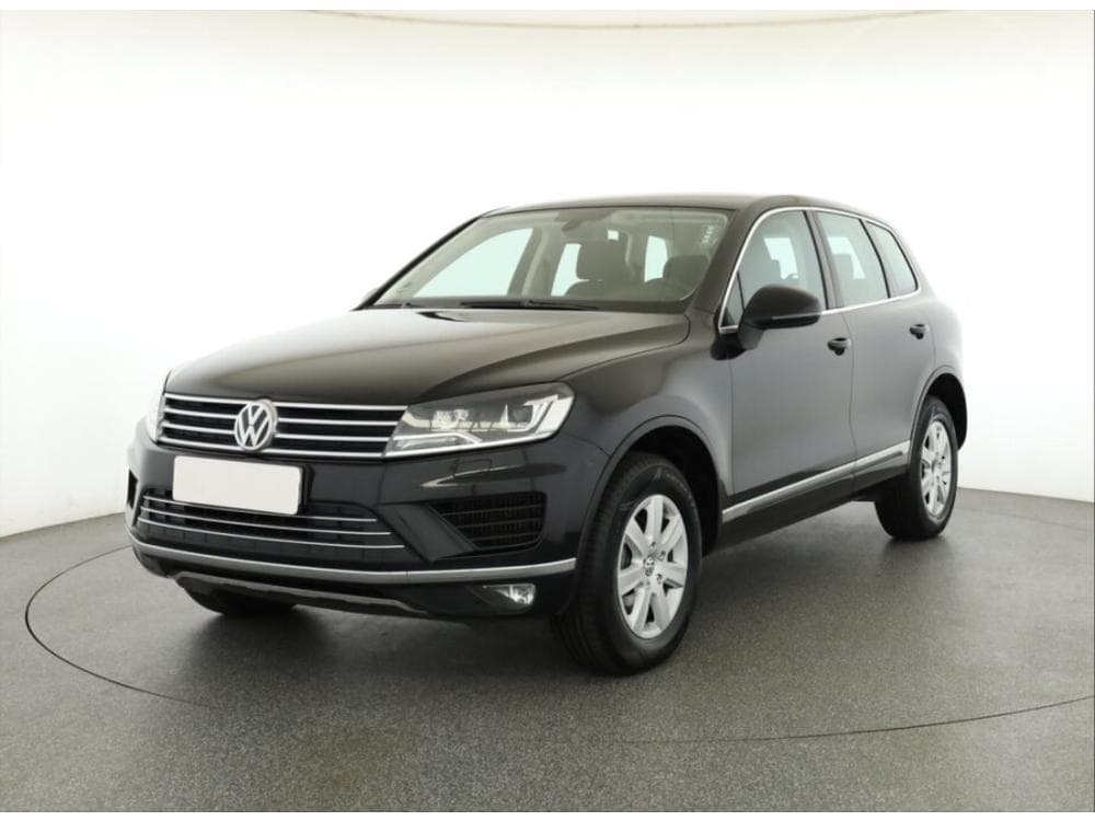 2015 Volkswagen Touareg - 2