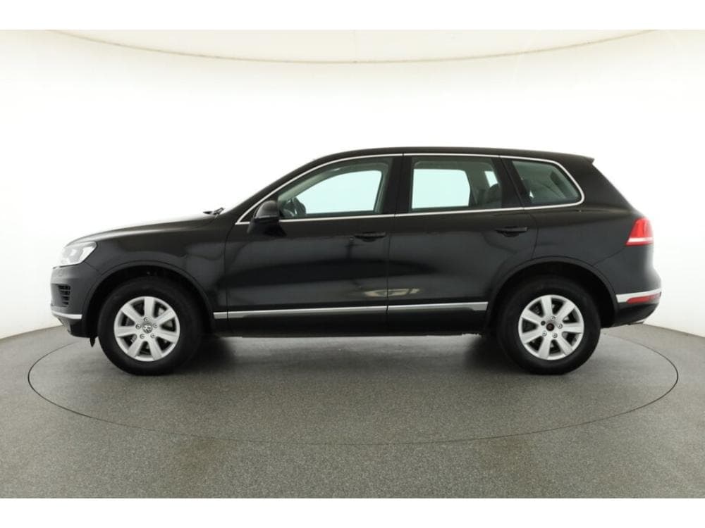 2015 Volkswagen Touareg - 3