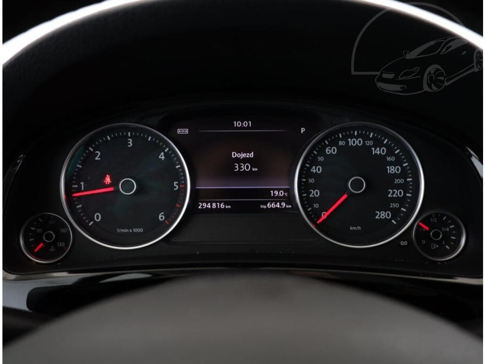 2015 Volkswagen Touareg - 9