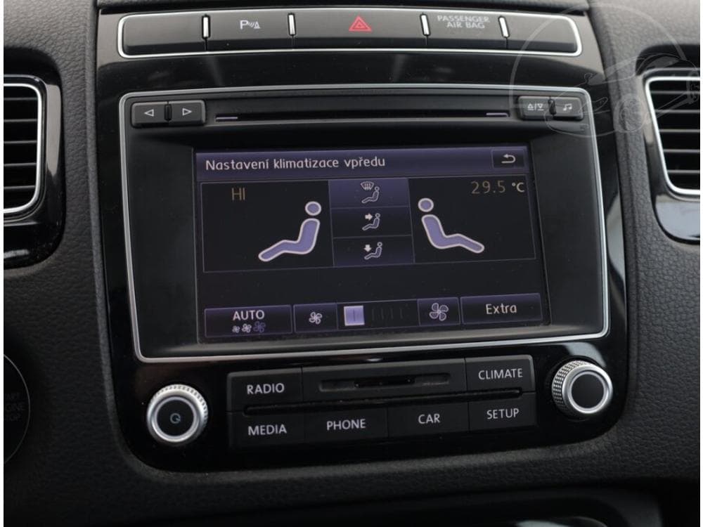 2015 Volkswagen Touareg - 15