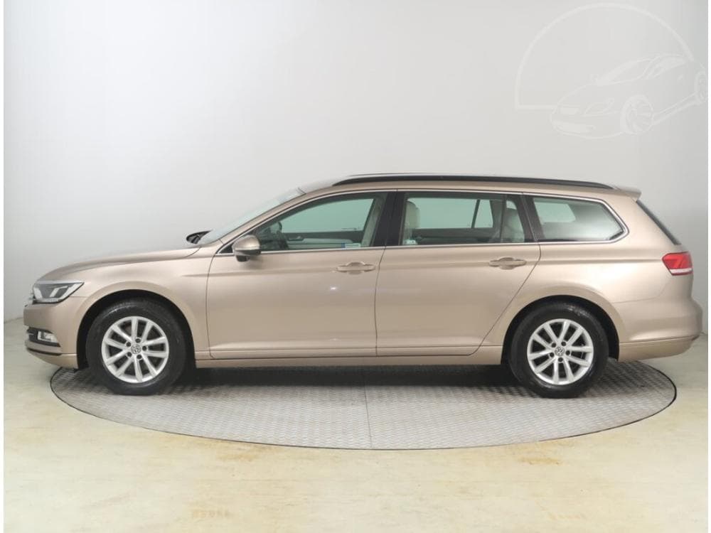 2016 Volkswagen PASSAT - 11