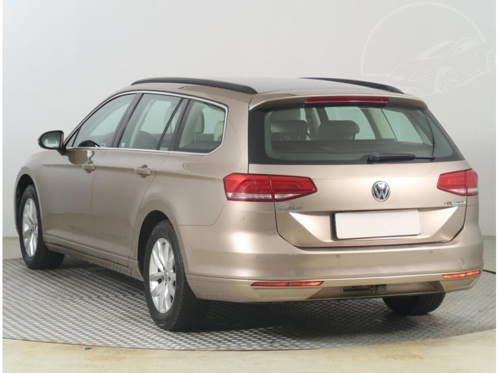 2016 Volkswagen PASSAT - 16