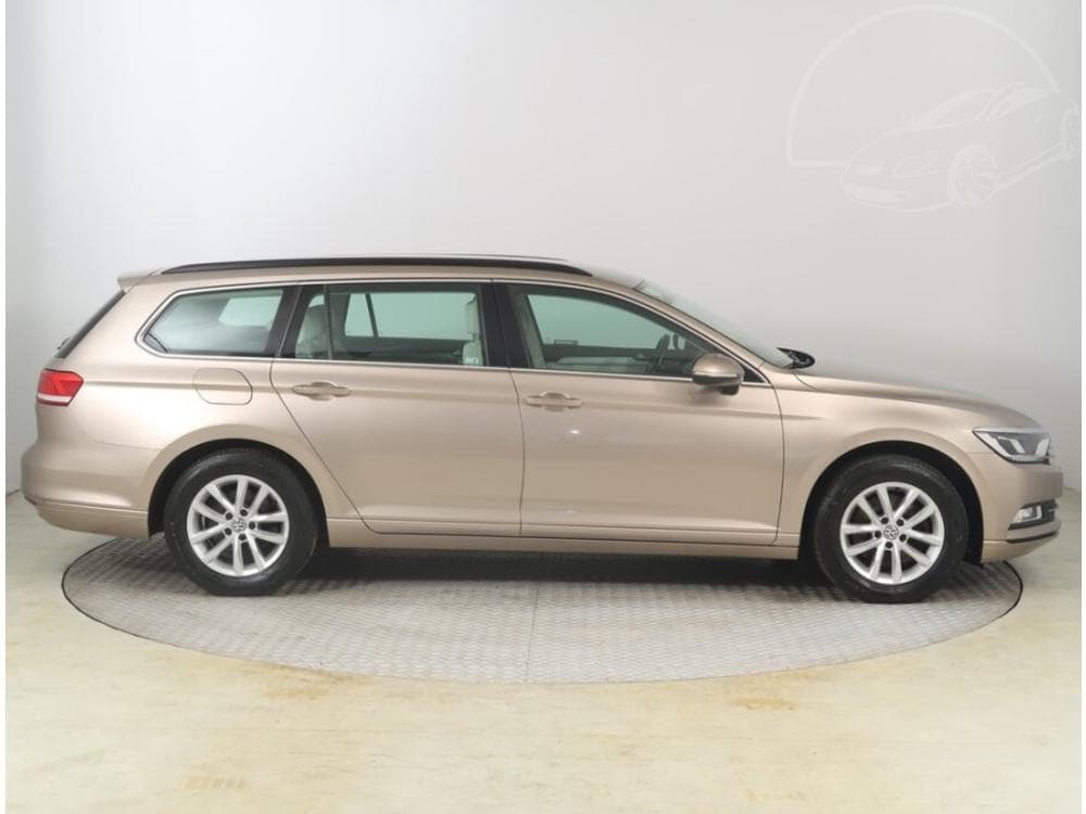 2016 Volkswagen PASSAT - 26