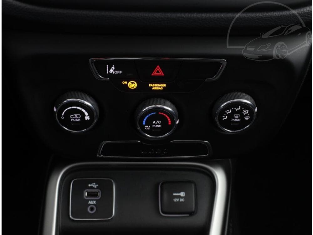 2018 Jeep COMPASS - 23