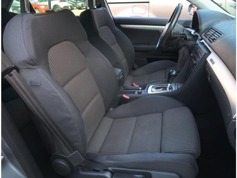 2005 Audi A4 - 9