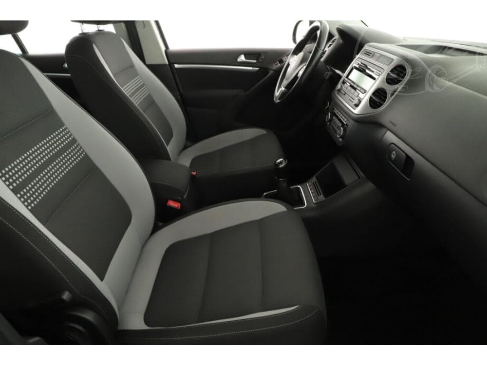 2013 Volkswagen Tiguan - 13