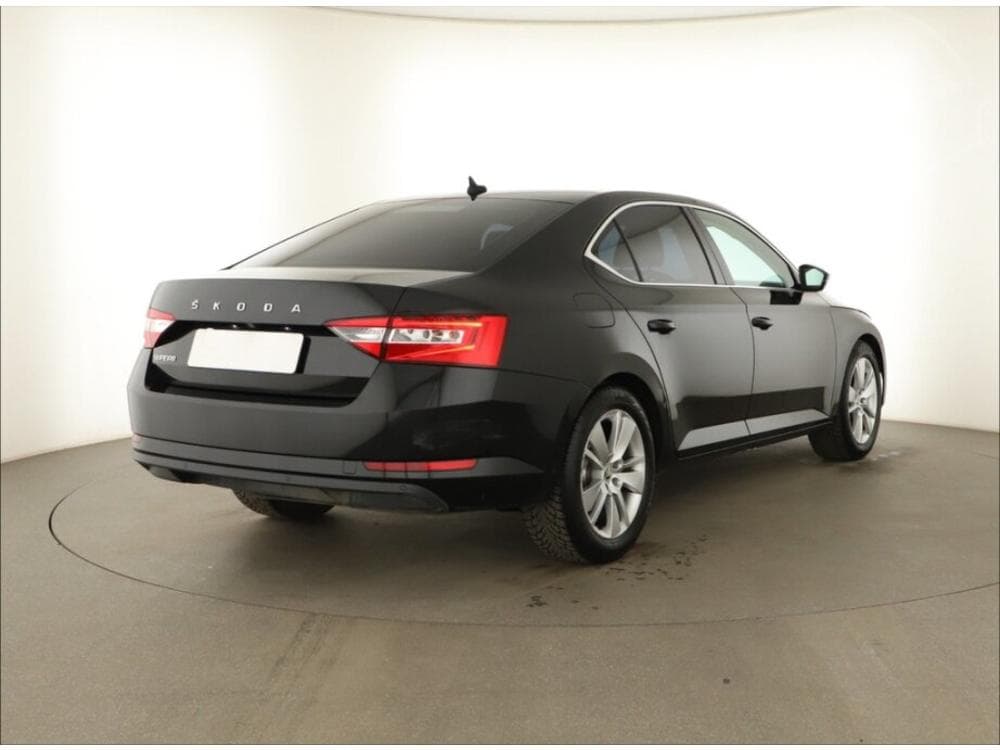 2019 Škoda SUPERB - 9