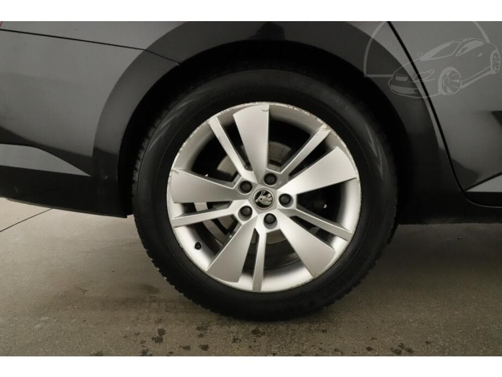 2019 Škoda SUPERB - 23