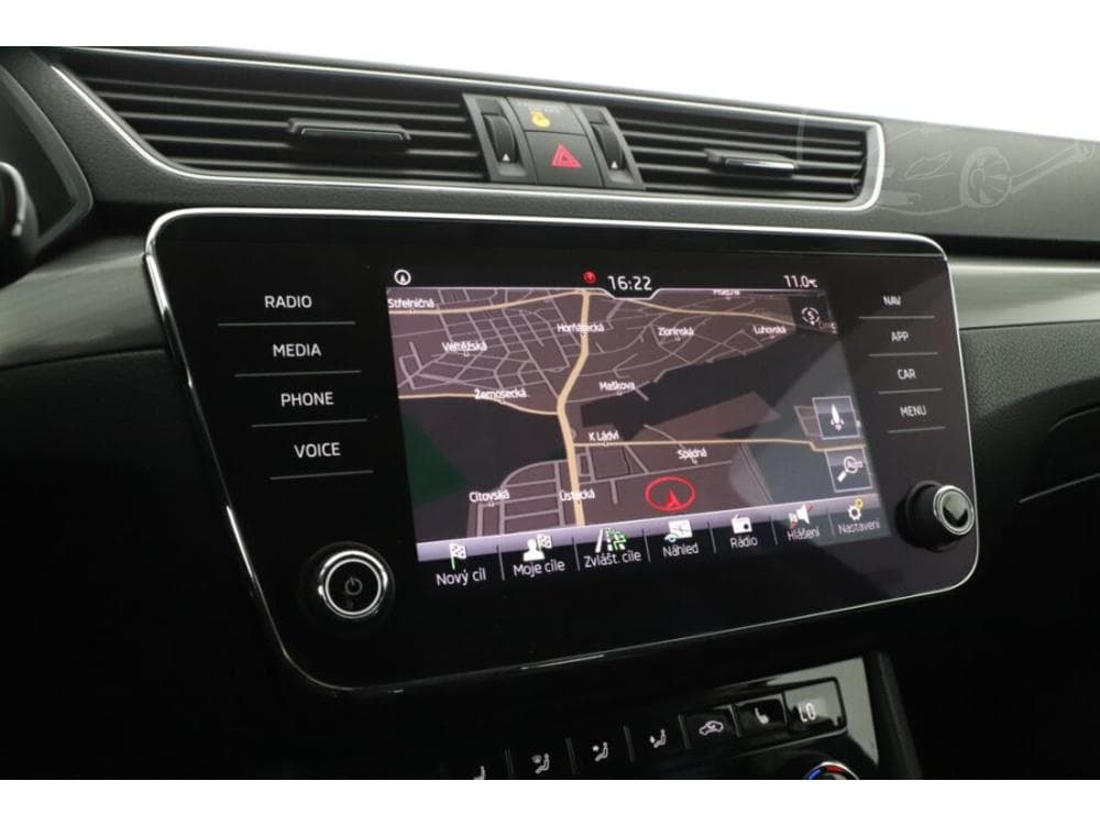 2019 Škoda SUPERB - 25