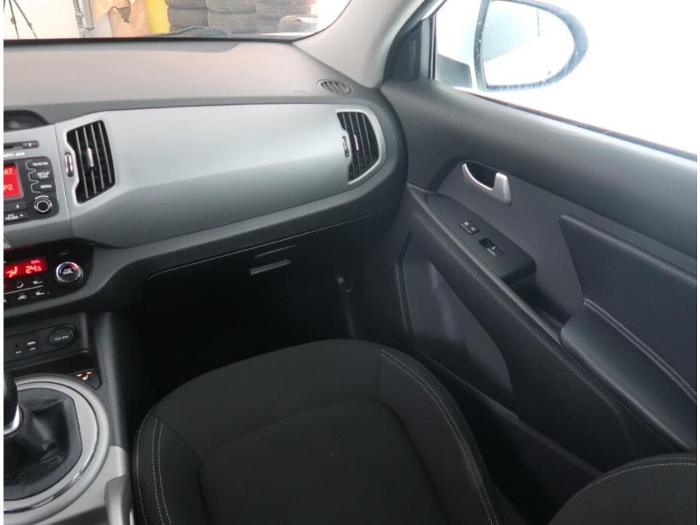 2016 Kia SPORTAGE - 22